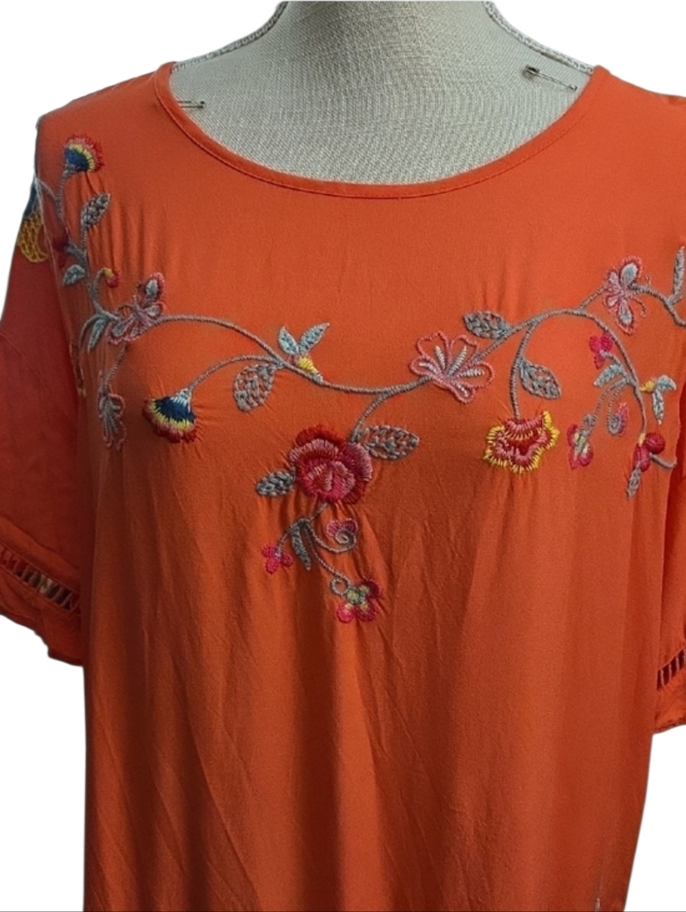 Time and Tru Coral Embroidered Short-Sleeve Tunic - Picture 3 of 5